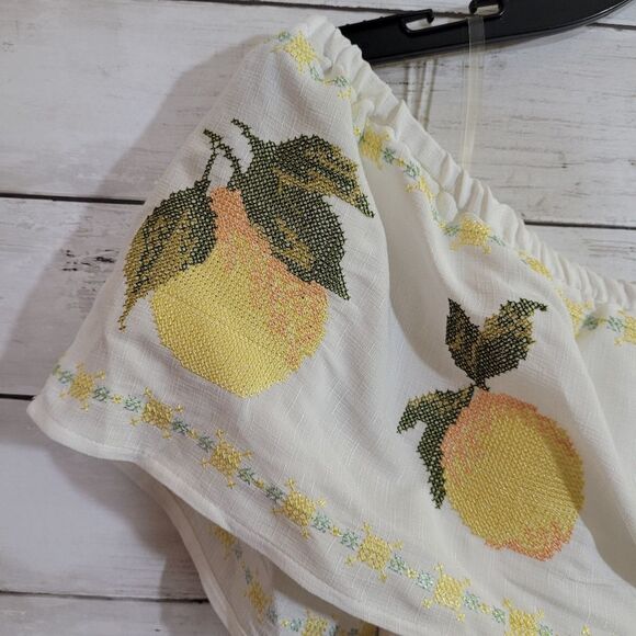 Francesca's Blue Rain Embroidered Lemons or Peaches Off the Shoulder Top Medium - Picture 4 of 14